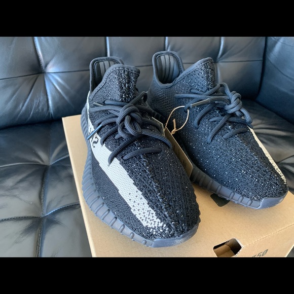 Yeezy boost 350 V2 Oreo - Picture 2 of 5